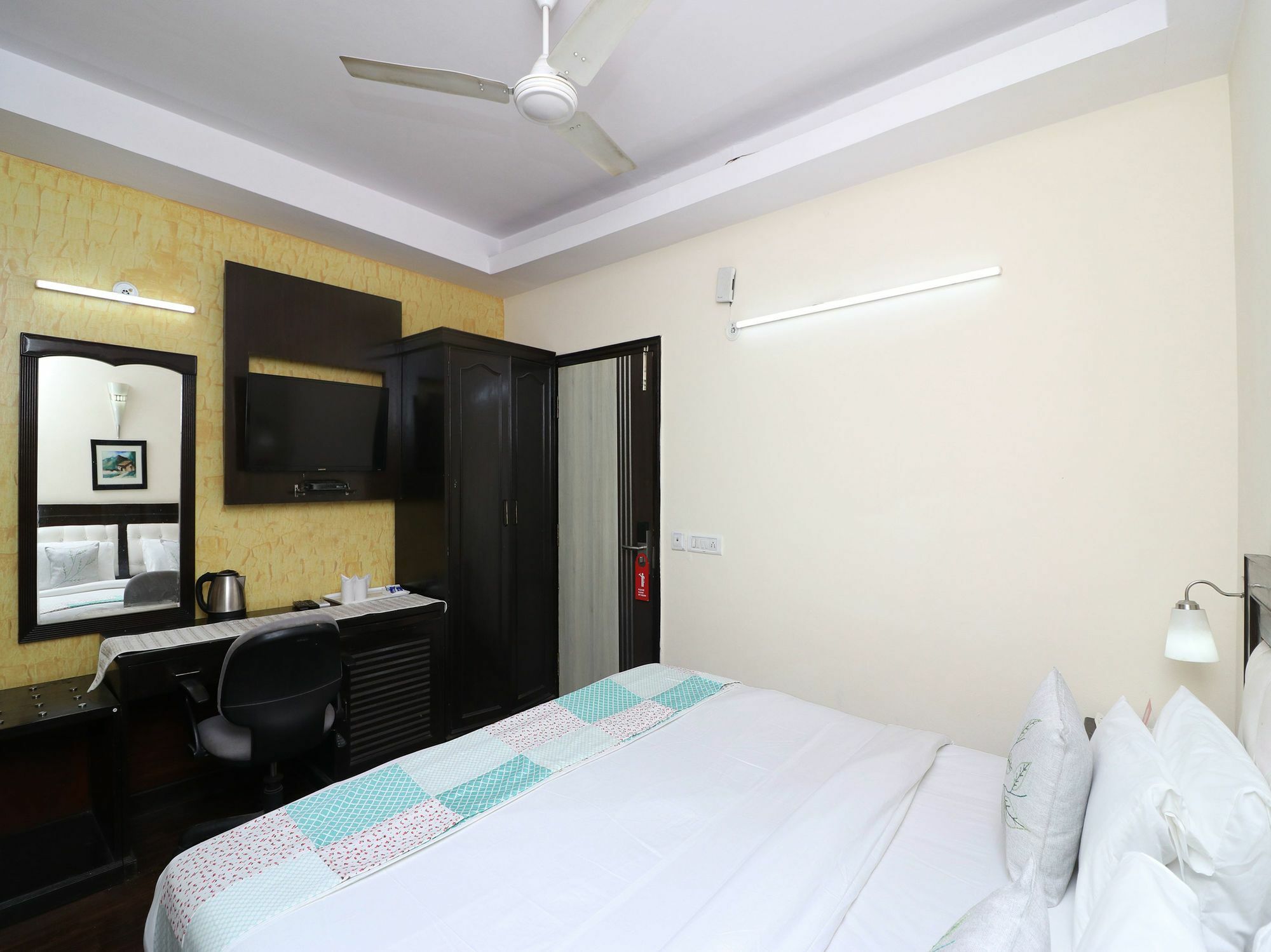Hotel Oyo 13451 Star Corporate Avenue Nové Dillí Exteriér fotografie